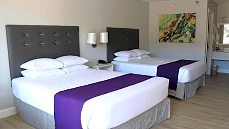 Deluxe Room with Two Queen Beds - Non-smoking