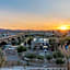 Holiday Inn Express and Suites Lake Havasu London Bridge By IHG