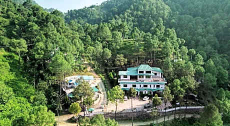 Pineland Chalets And Resort