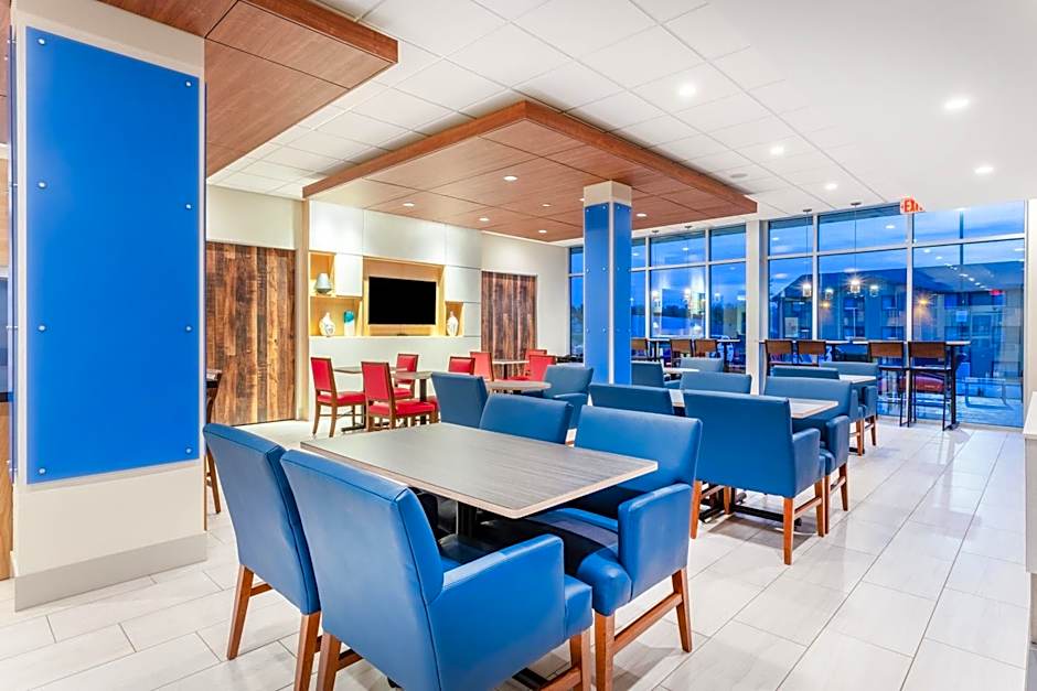 Holiday Inn Express And Suites Springfield North By IHG