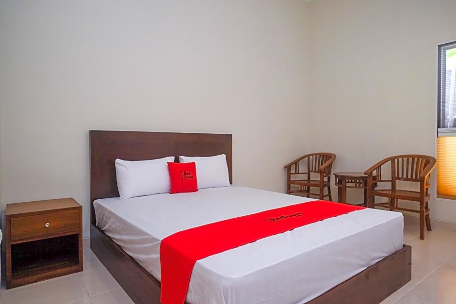 RedDoorz Syariah near Transmart Pabelan Solo