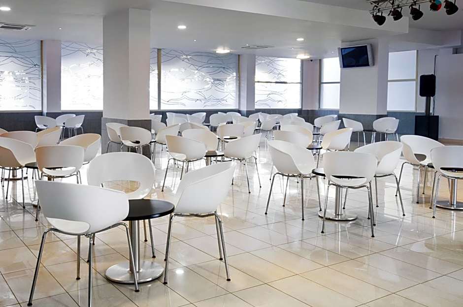 Kn Aparthotel Columbus