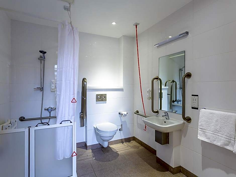 ibis Belfast Queens Quarter