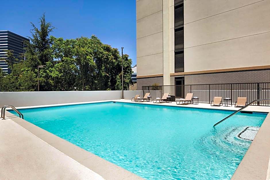 Hampton Inn By Hilton Atlanta-Buckhead