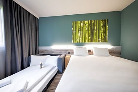 Family King Room with Sofa Bed