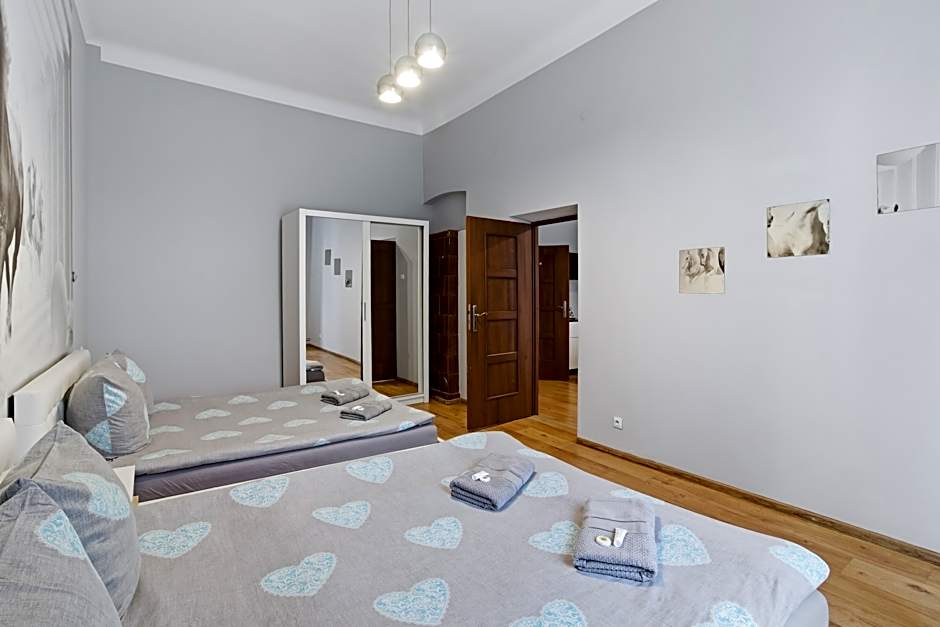 Queen Apartments