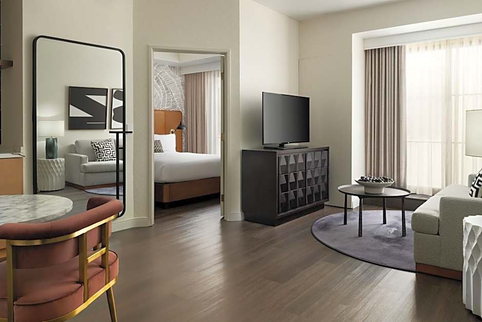 Burton House, Beverly Hills, A Tribute Portfolio Hotel