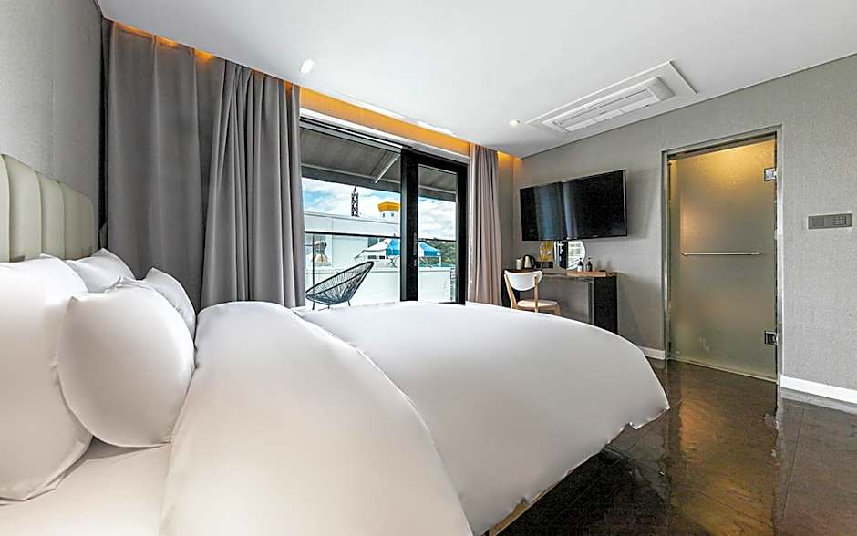 Tongyeong Hangnam Brown Dot