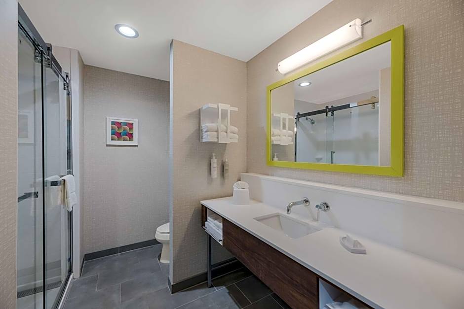 Hampton Inn by Hilton Williams
