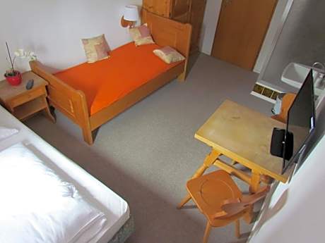 Twin Room with Shared Toilet
