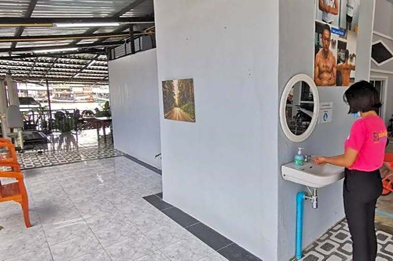 Chaiyai River Front Hotel