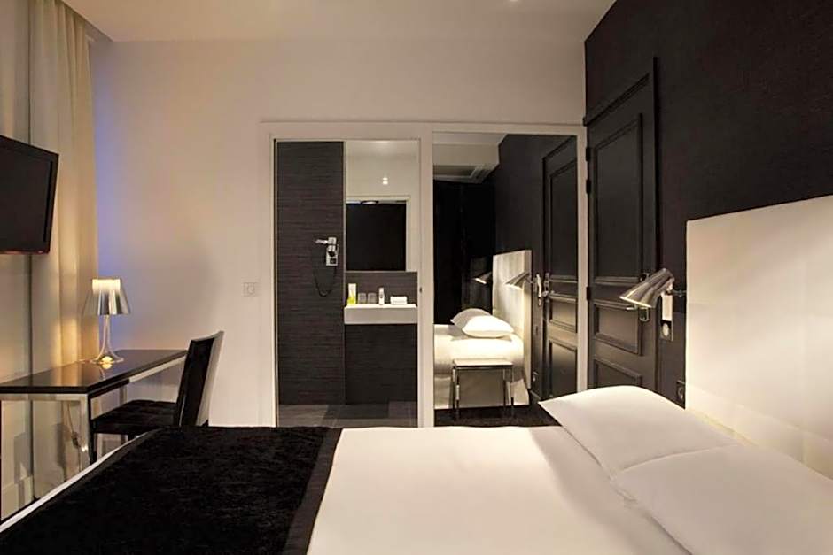 First Hotel Paris Tour Eiffel