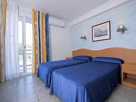 Triple Room Interior