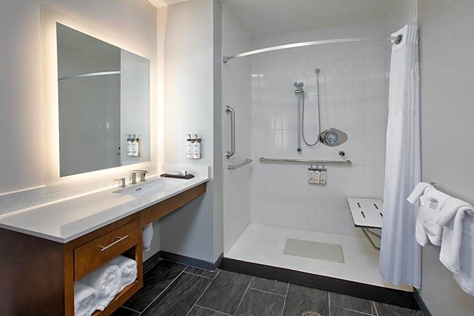 Staybridge Suites Ames By IHG