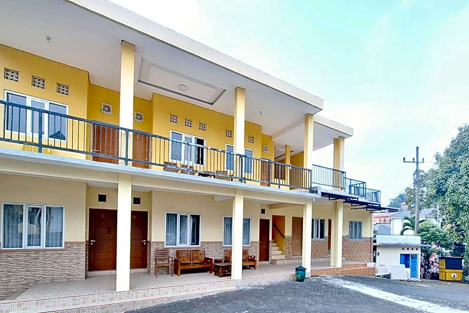 Villa Bukit Bunga Syariah RedPartner Pacet