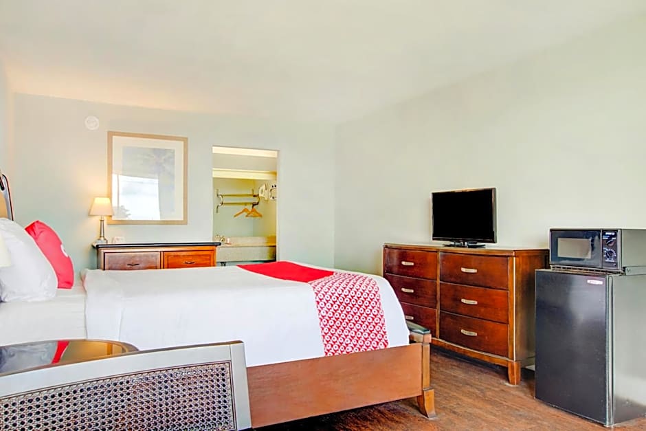 OYO Hotel Dundee By Crystal Lake