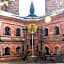 Hotel Ananda Inn