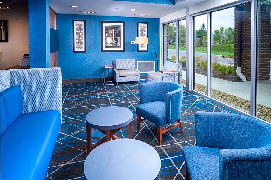 Holiday Inn Express & Suites Brevard - City Center By IHG
