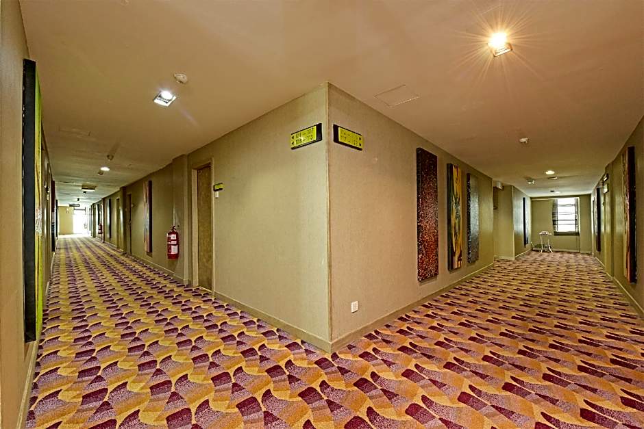 Townhouse Oak Melaka Near Dataran Pahlawan Formerly Ideals Hotel