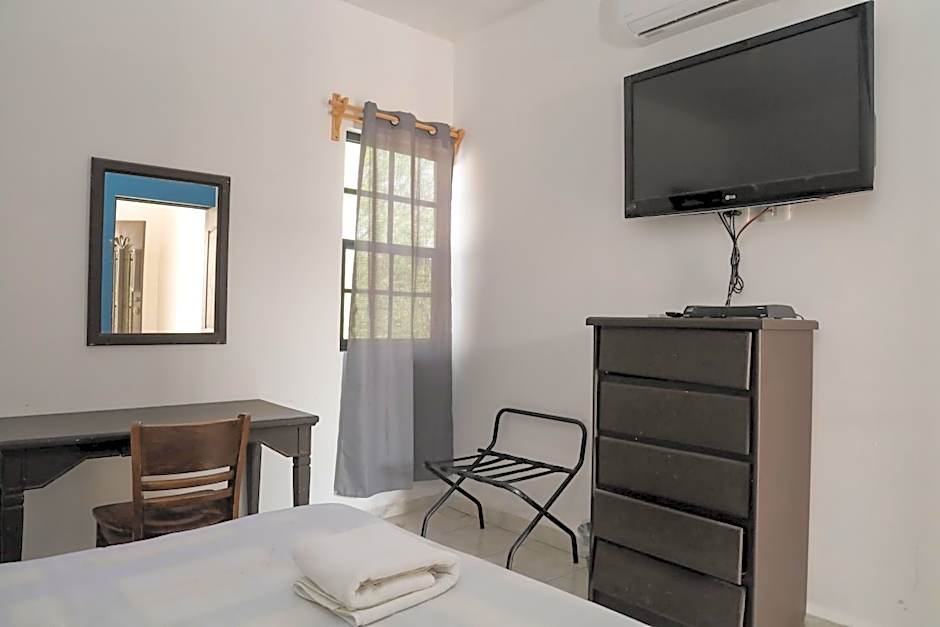 ANTIQUE Guest House Fundidora
