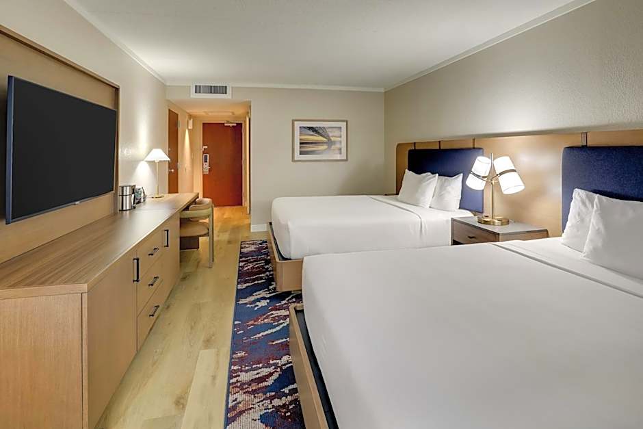 The Atrium Hotel on Third