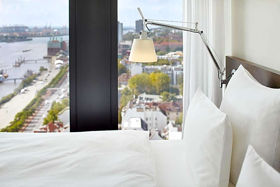 Empire Riverside Hotel