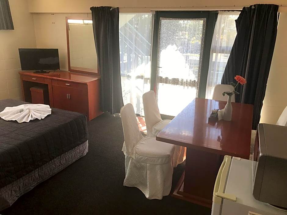 Gateway International Motel