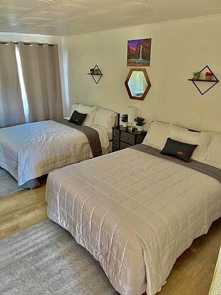 Canyon's Edge Route 66 Motel