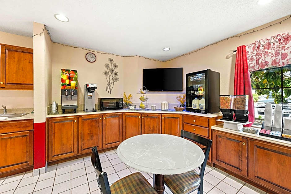 Econo Lodge London North