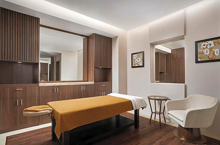 Four Points by Sheraton Lang Son