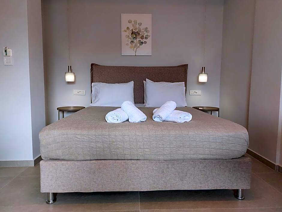 Mary's Studios & Apartment