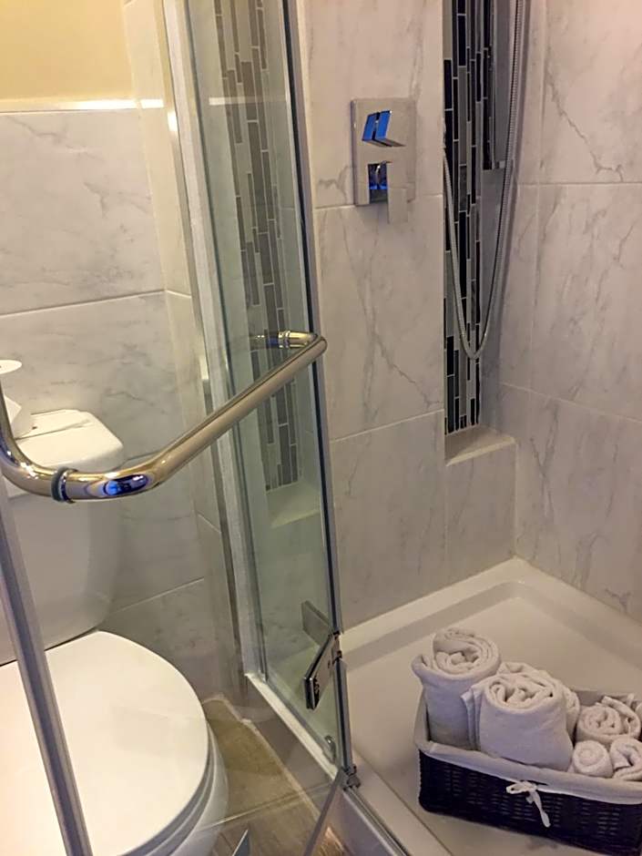 Le Chateau de Pierre - Par Aneyro