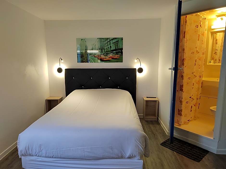 Photo 1 of 36 of FASTHOTEL PARIS OUEST BOUAFLE
