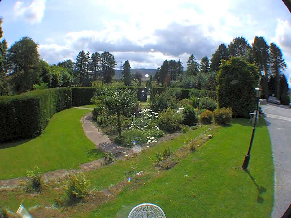 Ty Newydd Country Hotel