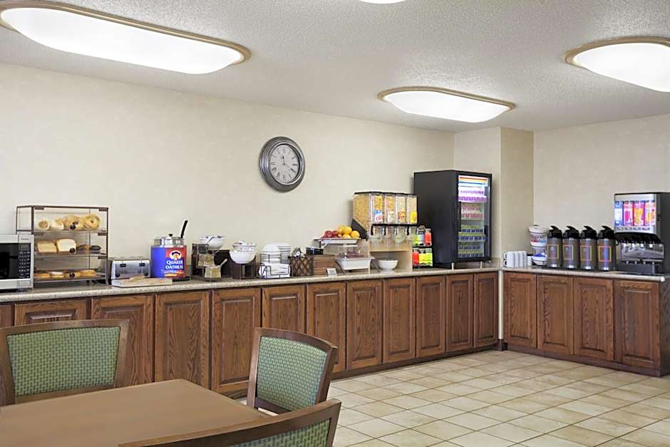 Country Inn & Suites by Radisson Bismarck Waterpark