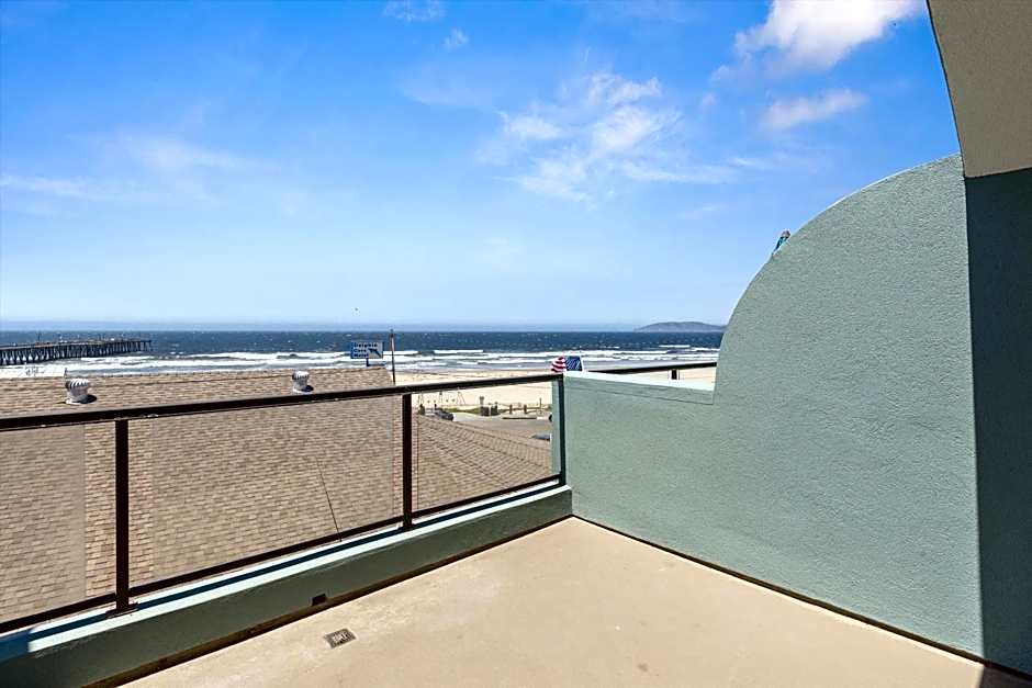 Beach House Inn & Suites