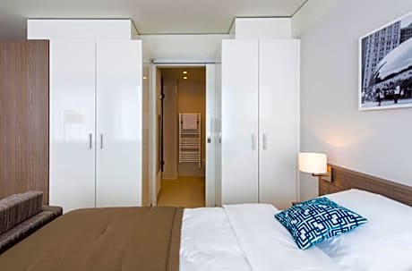 Comfy Apartment with Kitchen