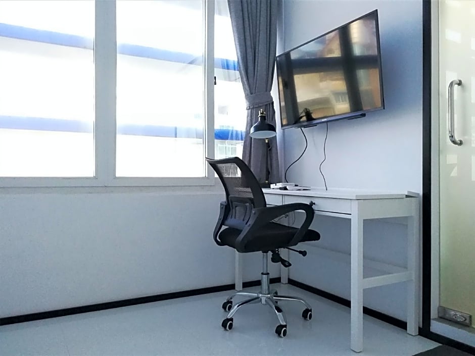 YAMA HOTEL & ROOFTOP BAR