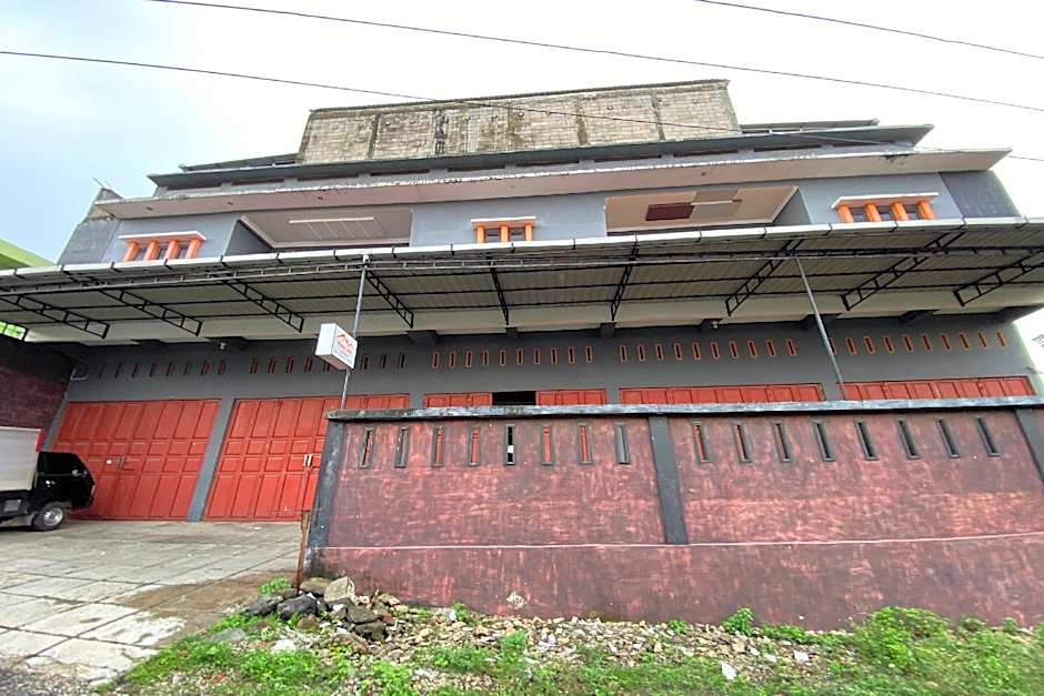 Hotel O Kost Nian Syariah Near SPBU Pertamina 74.91657 Mattirotasi Sidrap