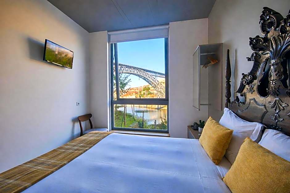 Bridge It - Suites & Views