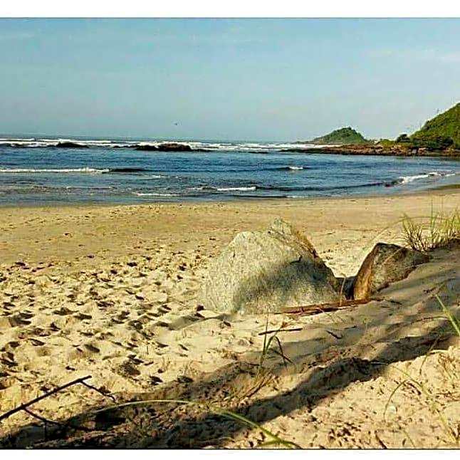 CASA - FRENTE PARA O MAR