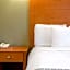 La Quinta Inn & Suites by Wyndham Tulare