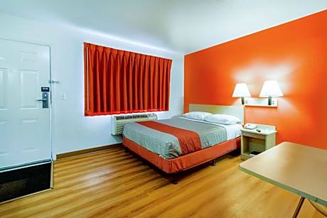 Motel 6-Kelso, WA - Mt. St. Helens