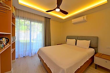 Suite with Garden View
