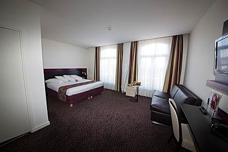 Suite with One Double Bed and Sofa Bed