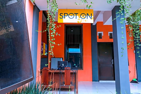 Spot On 2117 Anugerah Family Residence