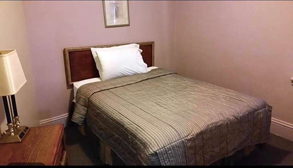 A Voyageur's Guest House