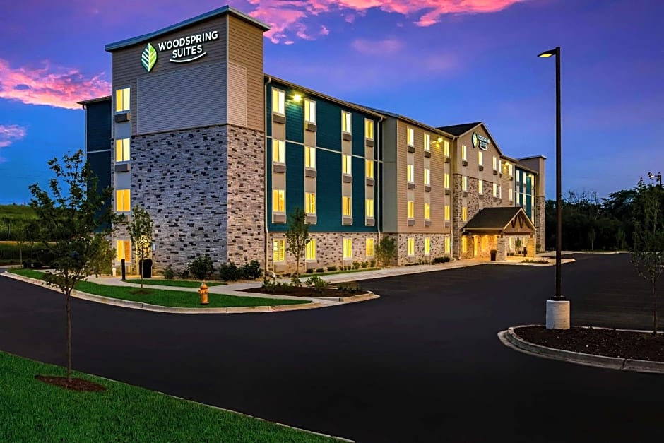 WoodSpring Suites Chicago Addison