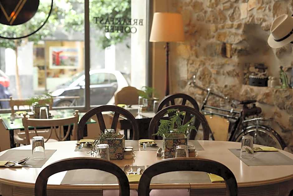 V1935 Luxurious Apartments