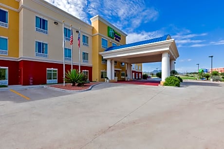 Holiday Inn Express and Suites Alpine By IHG